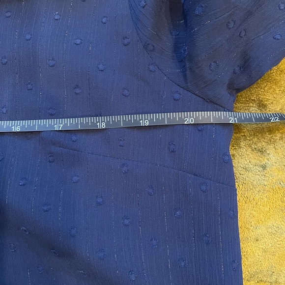 J.Crew Factory SZ L Navy Sparky V Neck Blouse! - Picture 6 of 9